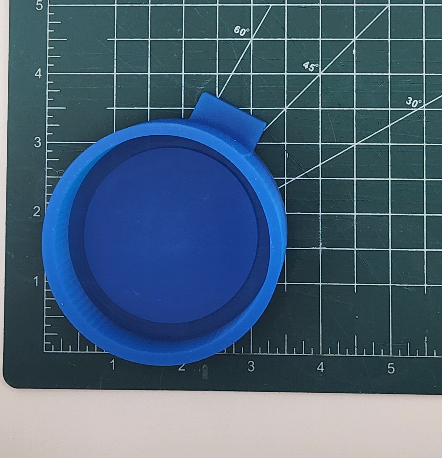 3inch round with 2.5 inch insert (Full sized mold)